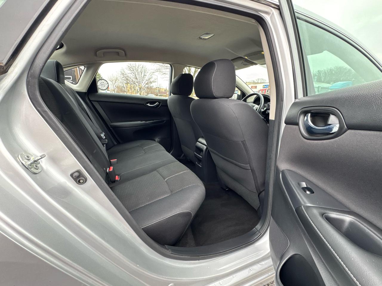 Nissan Sentra 4dr Sdn I4 CVT S 2016