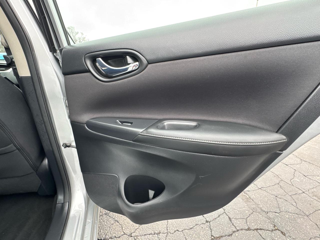 Nissan Sentra 4dr Sdn I4 CVT S 2016