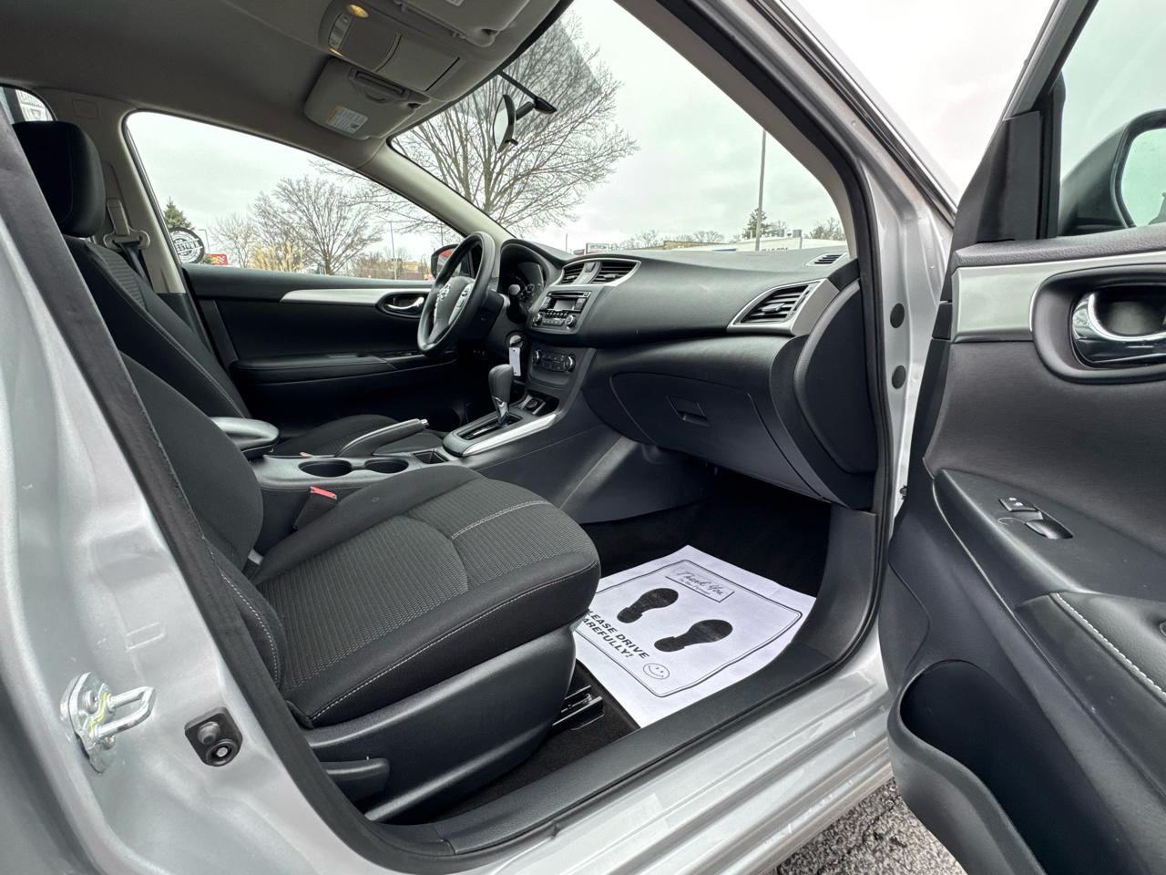 Nissan Sentra 4dr Sdn I4 CVT S 2016