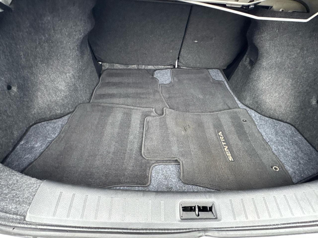 Nissan Sentra 4dr Sdn I4 CVT S 2016