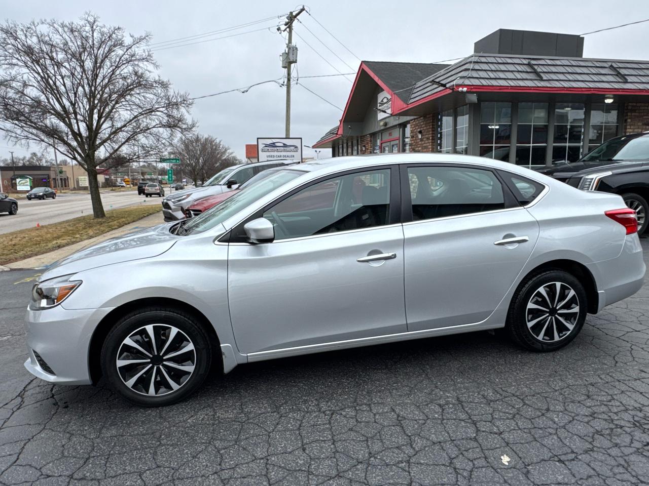 Nissan Sentra 4dr Sdn I4 CVT S 2016