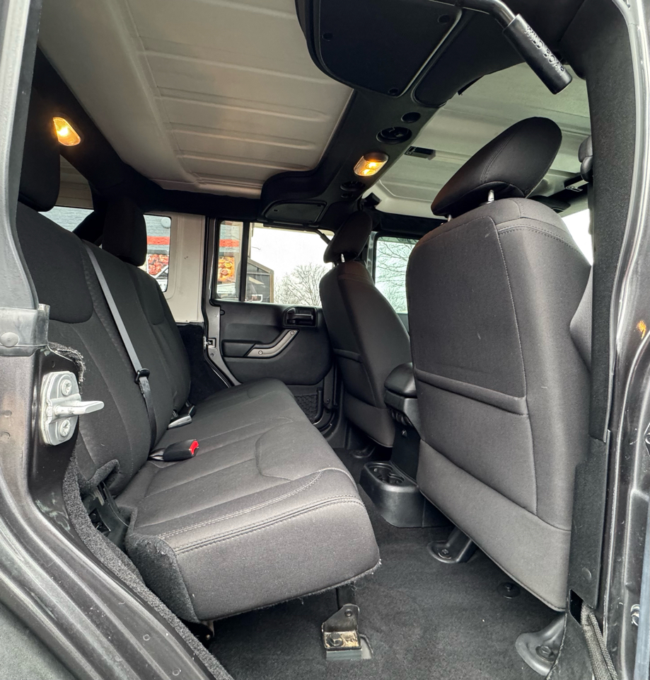 Jeep Wrangler Unlimited 4WD 4dr Sport 2016