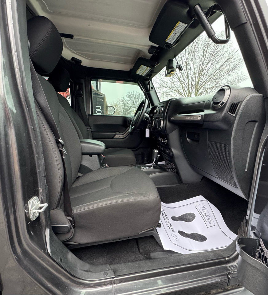 Jeep Wrangler Unlimited 4WD 4dr Sport 2016