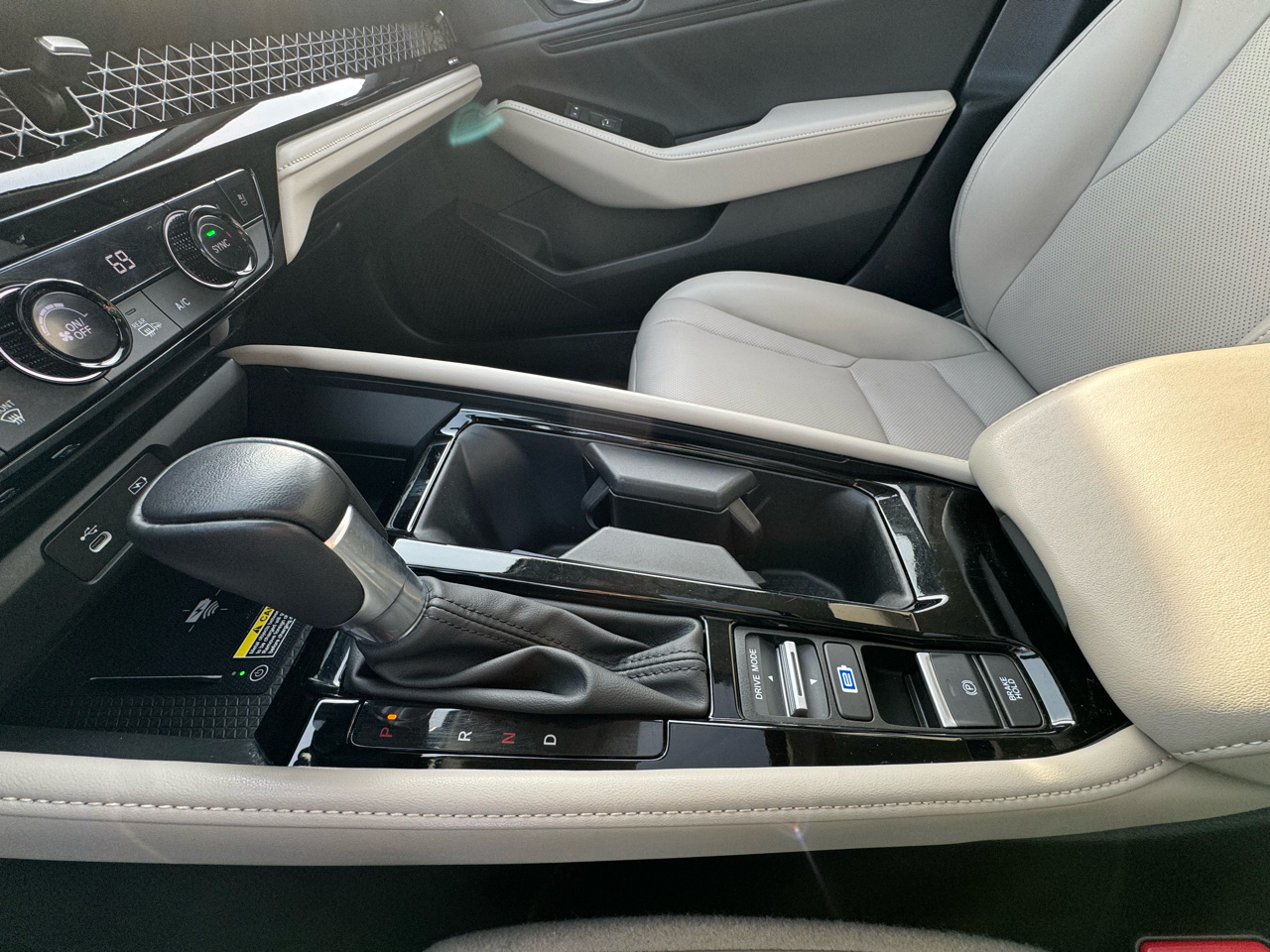 Honda Accord Hybrid Touring Sedan 2024