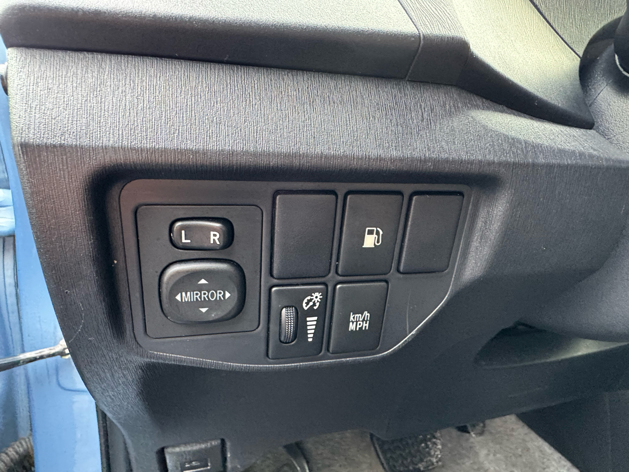 Toyota Prius Plug-In 5dr HB (Natl) 2014