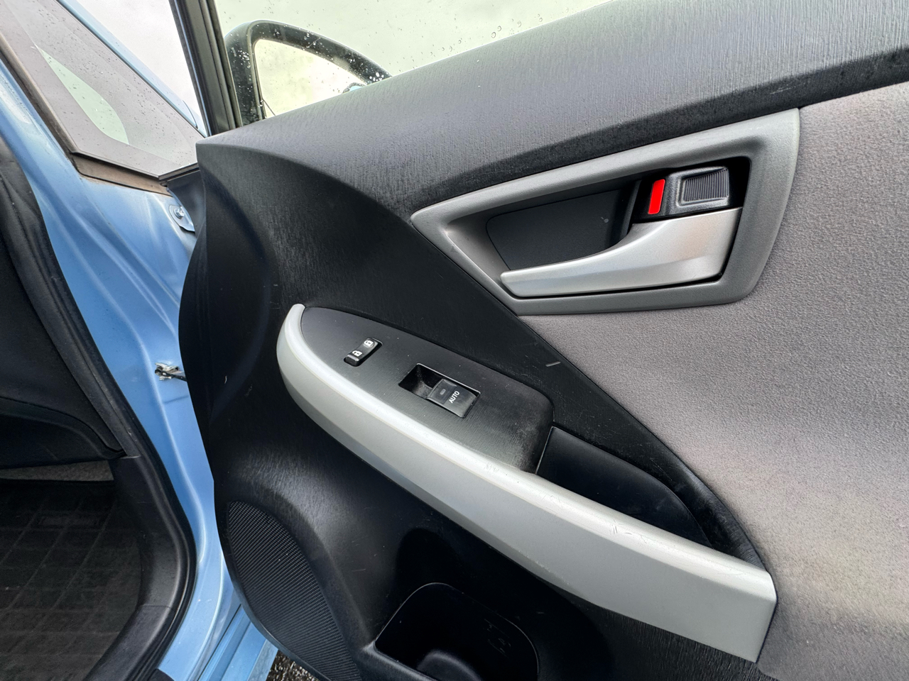 Toyota Prius Plug-In 5dr HB (Natl) 2014