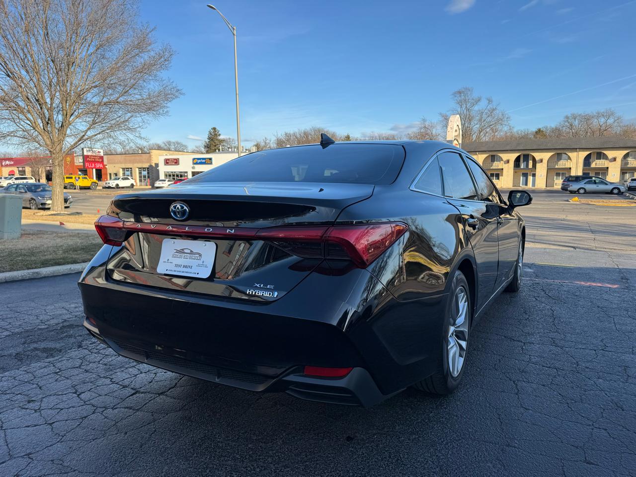Toyota Avalon Hybrid XLE FWD (Natl) 2022