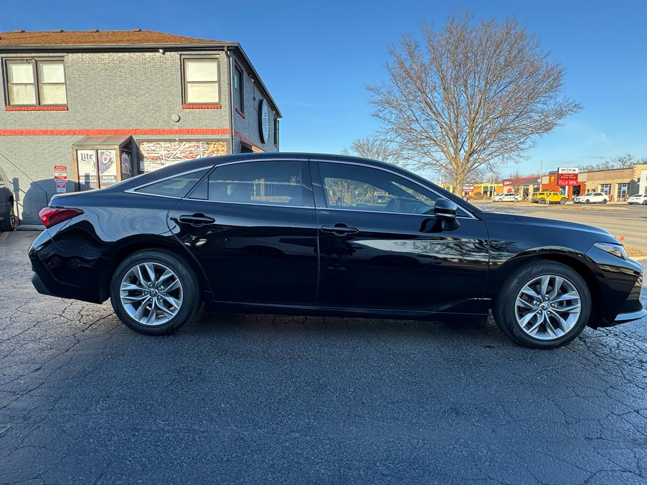 Toyota Avalon Hybrid XLE FWD (Natl) 2022