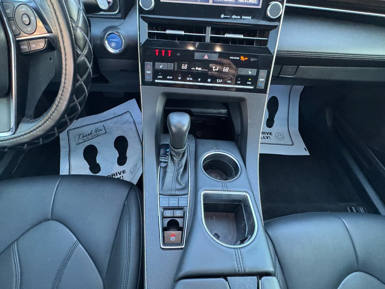 Toyota Avalon Hybrid XLE FWD (Natl) 2022