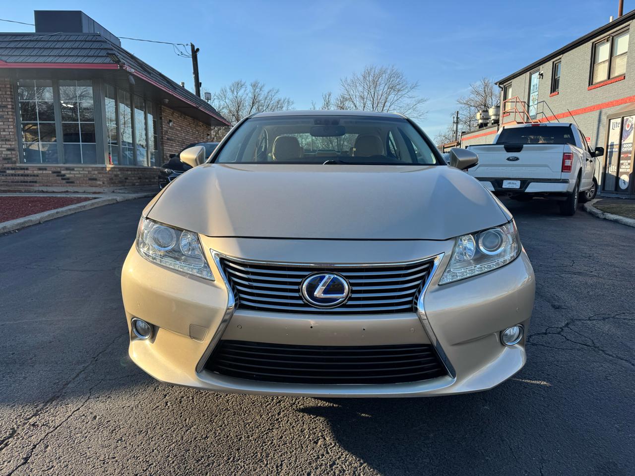 Lexus ES 300h 4dr Sdn Hybrid 2013
