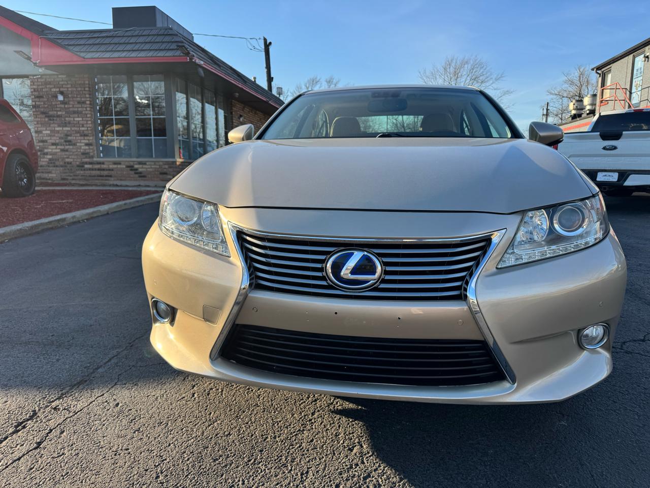 Lexus ES 300h 4dr Sdn Hybrid 2013