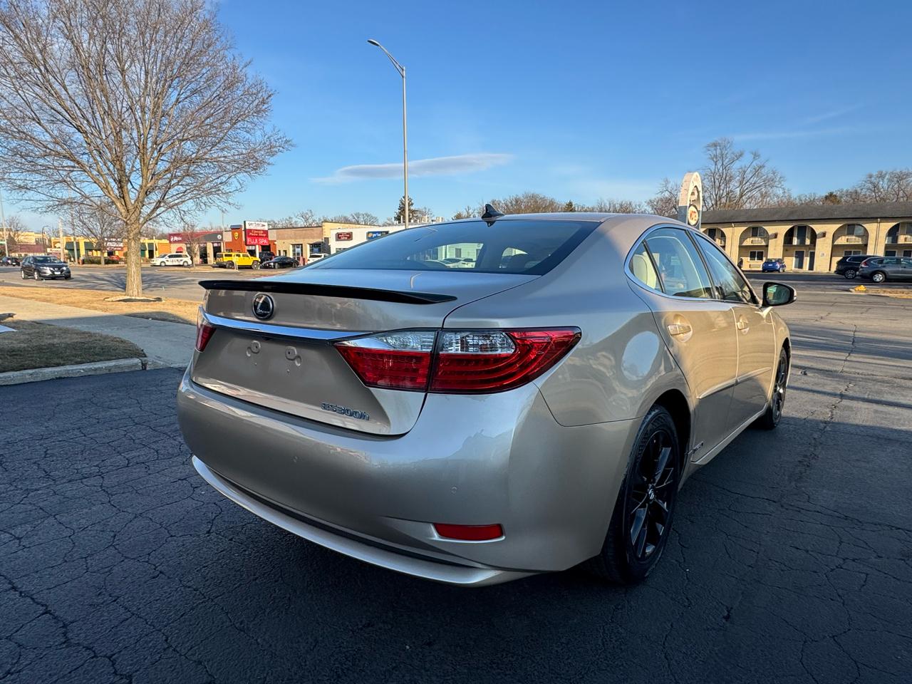 Lexus ES 300h 4dr Sdn Hybrid 2013
