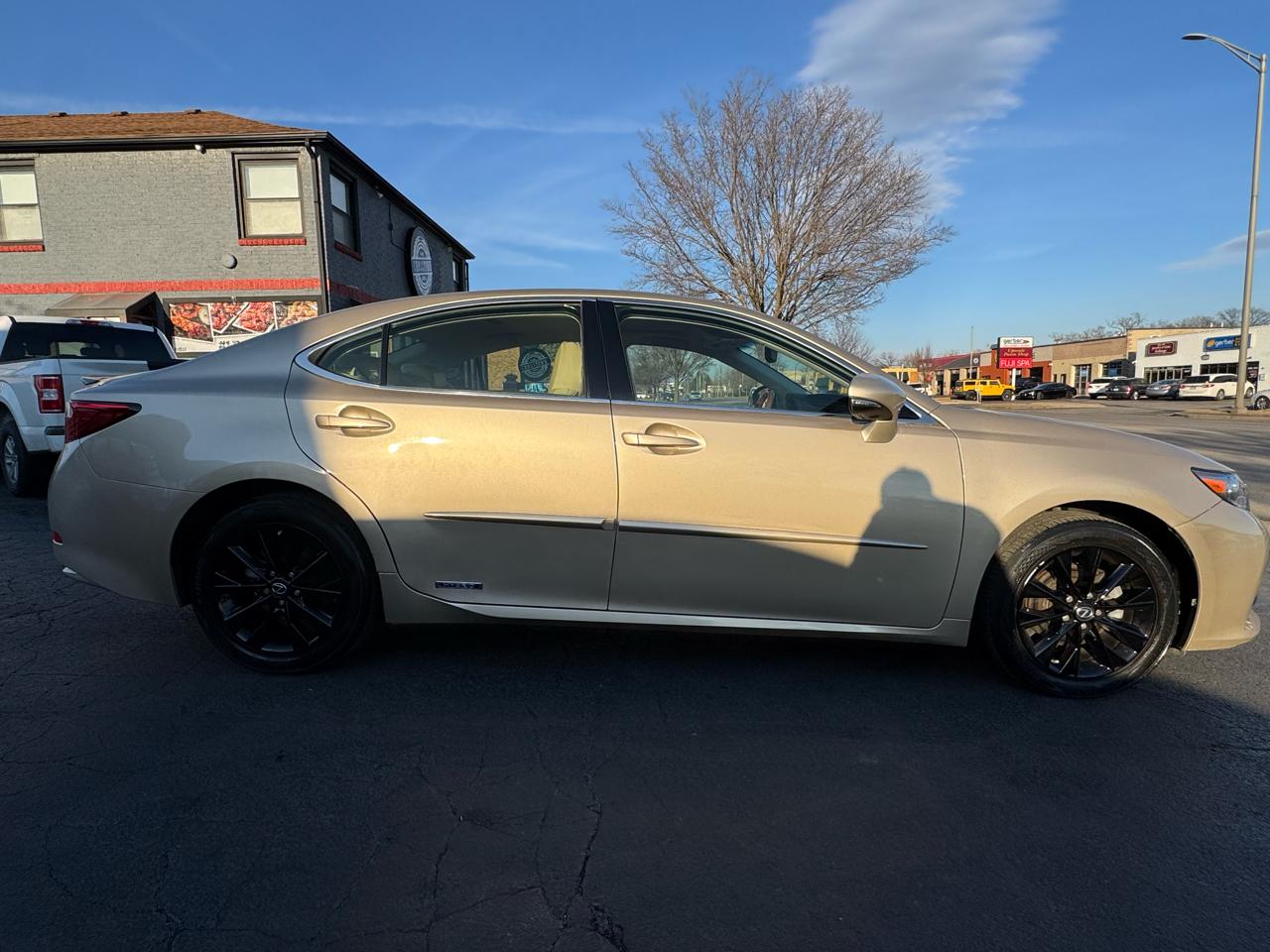 Lexus ES 300h 4dr Sdn Hybrid 2013