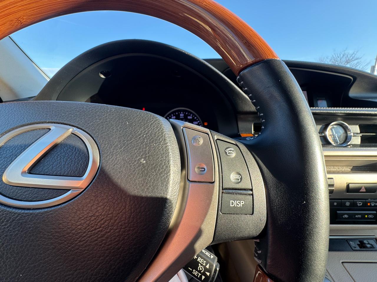 Lexus ES 300h 4dr Sdn Hybrid 2013