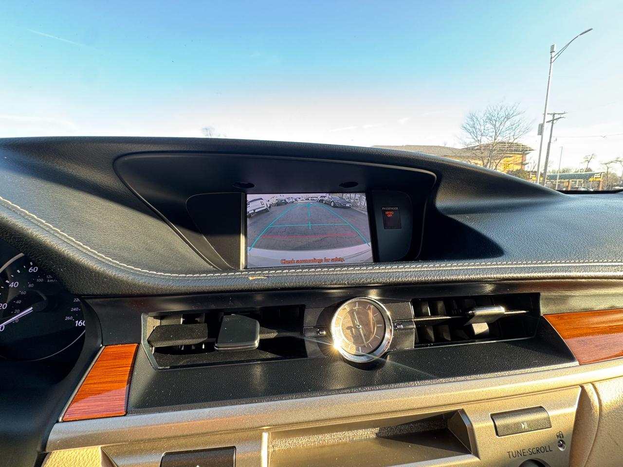 Lexus ES 300h 4dr Sdn Hybrid 2013