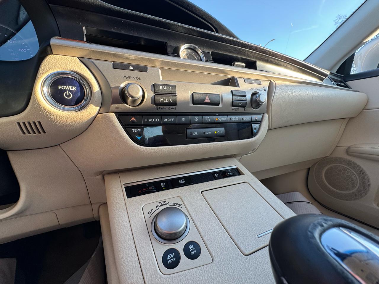 Lexus ES 300h 4dr Sdn Hybrid 2013