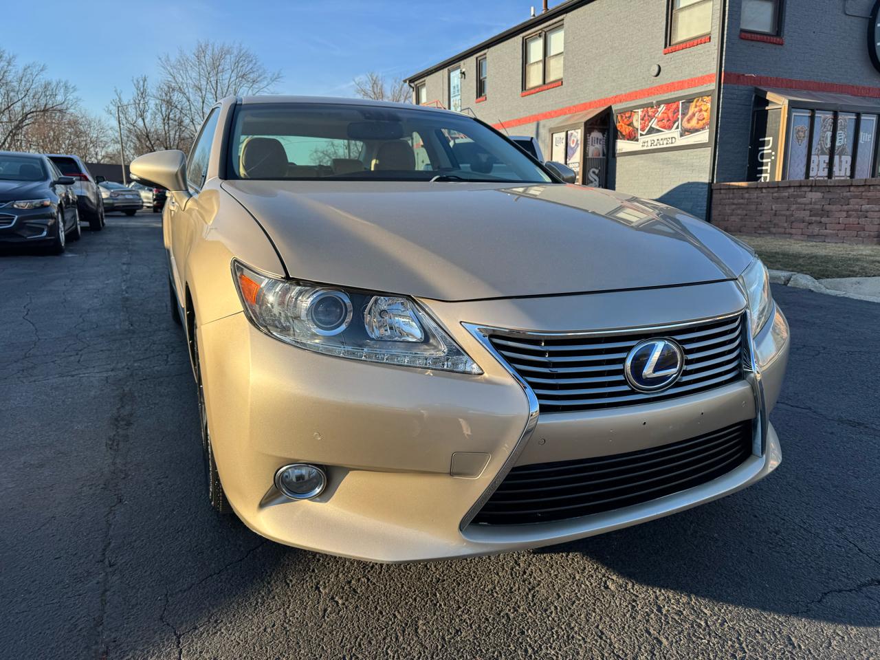 Lexus ES 300h 4dr Sdn Hybrid 2013