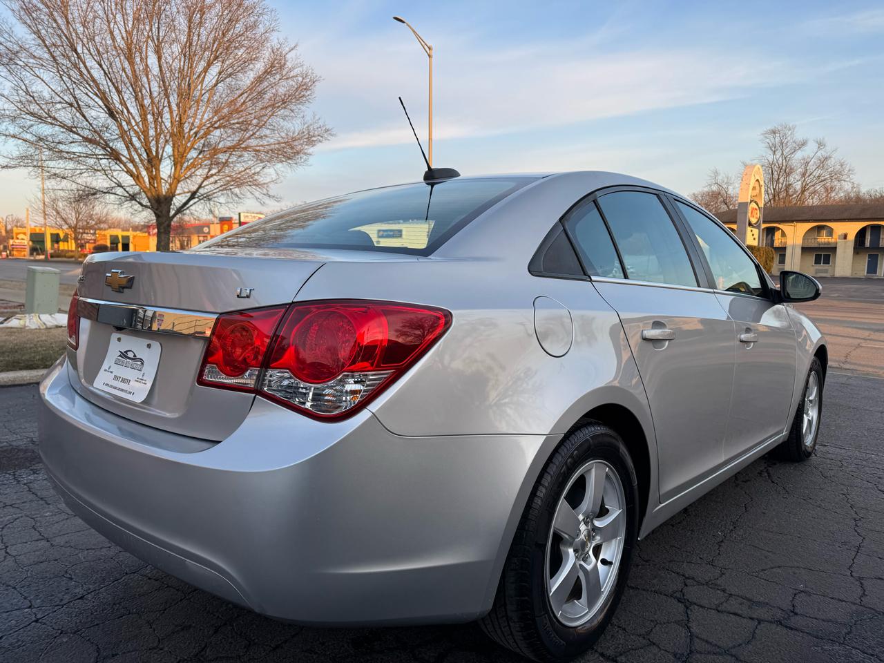 Chevrolet Cruze Limited 4dr Sdn Auto LT w/1LT 2016
