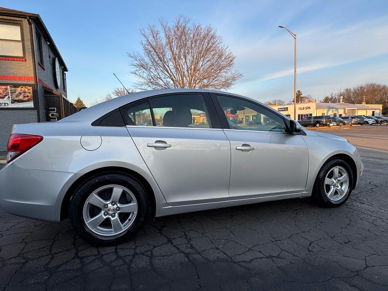 Chevrolet Cruze Limited 4dr Sdn Auto LT w/1LT 2016