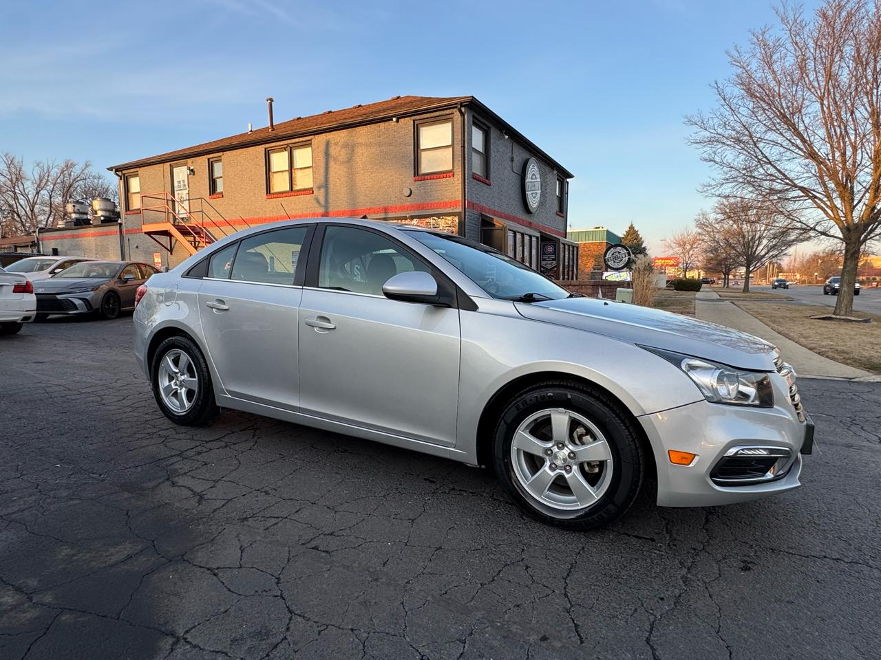 Chevrolet Cruze Limited 4dr Sdn Auto LT w/1LT 2016