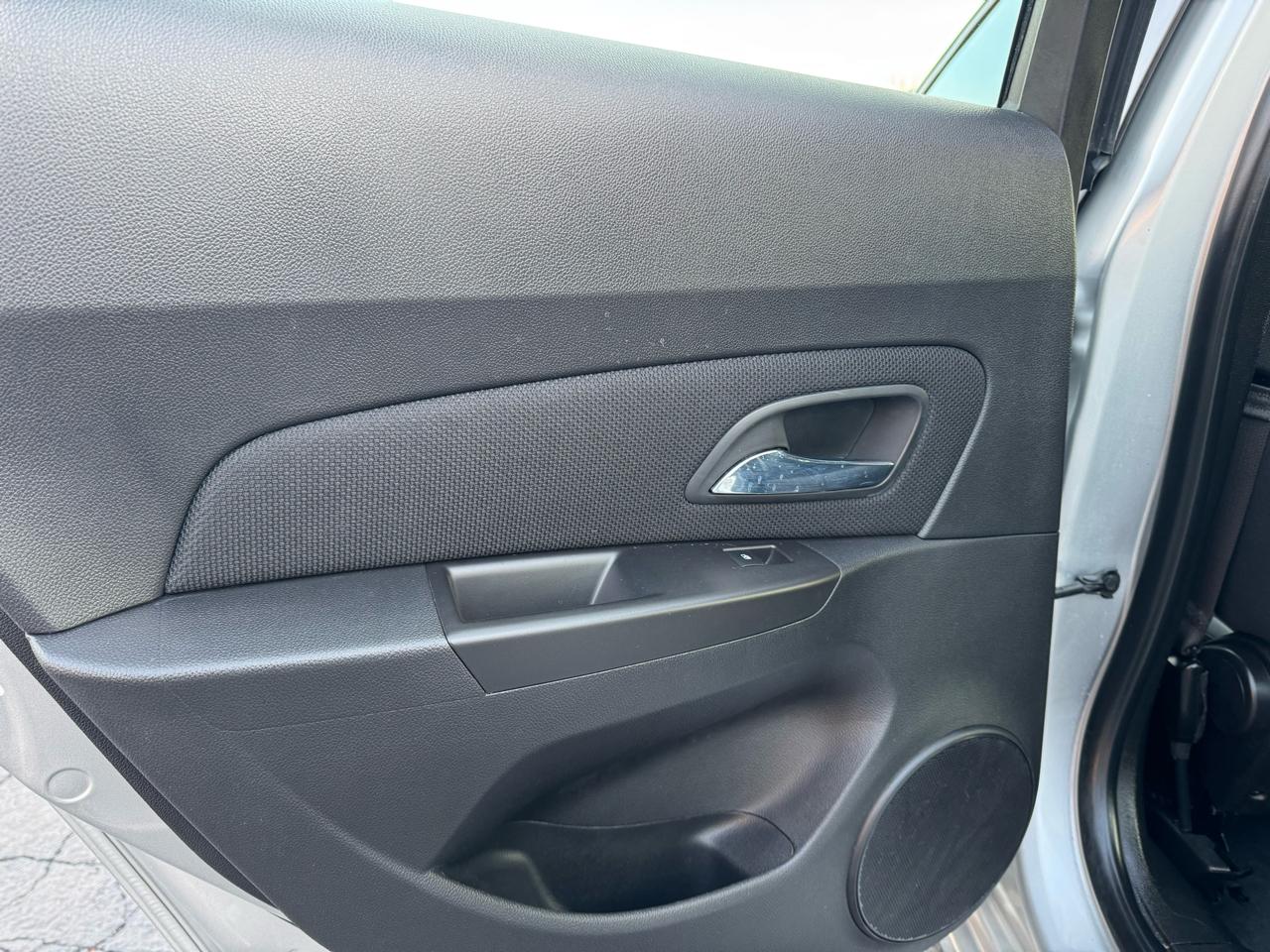 Chevrolet Cruze Limited 4dr Sdn Auto LT w/1LT 2016