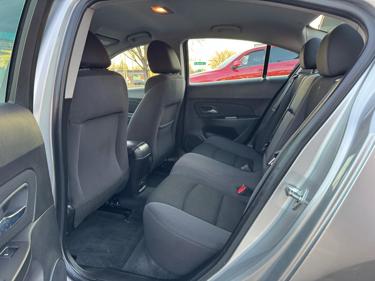 Chevrolet Cruze Limited 4dr Sdn Auto LT w/1LT 2016