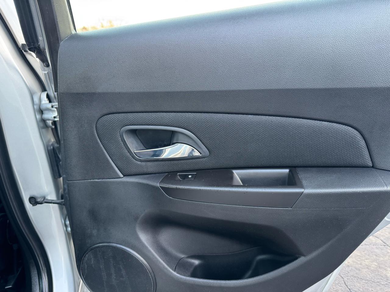 Chevrolet Cruze Limited 4dr Sdn Auto LT w/1LT 2016