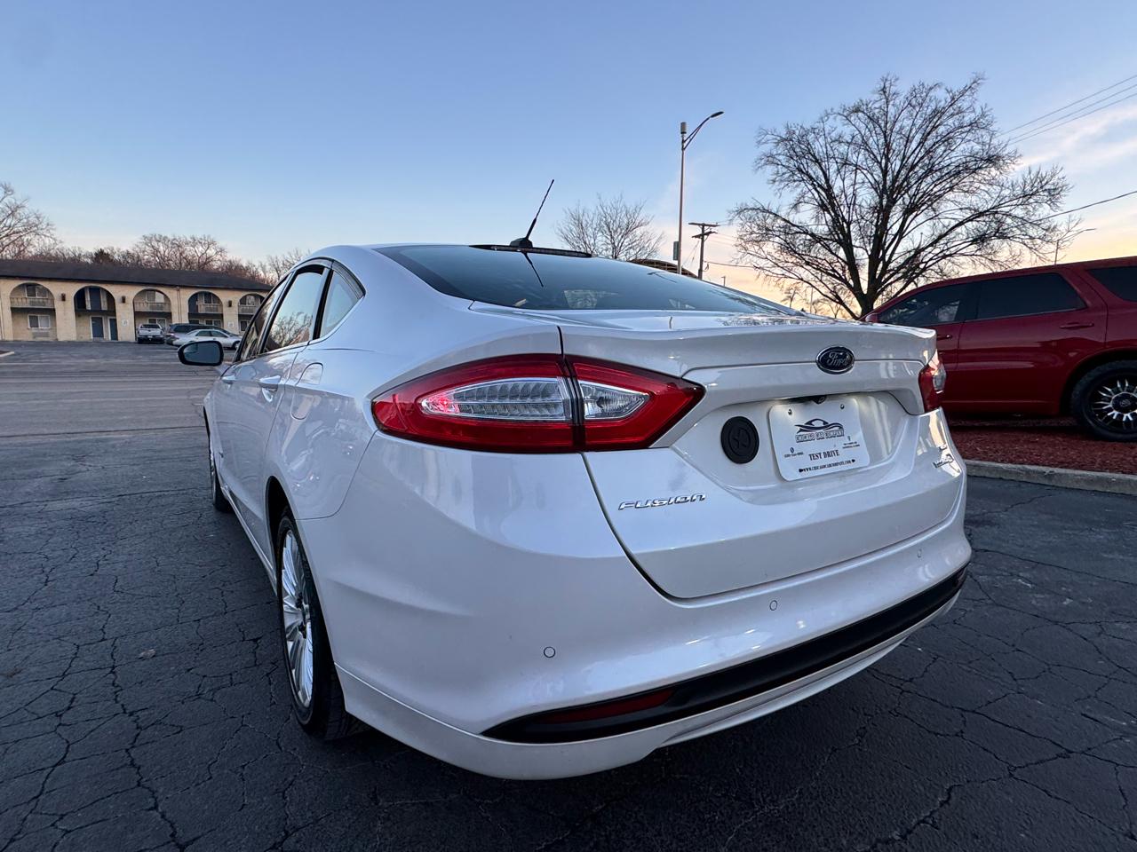 Ford Fusion 4dr Sdn SE Hybrid FWD 2015