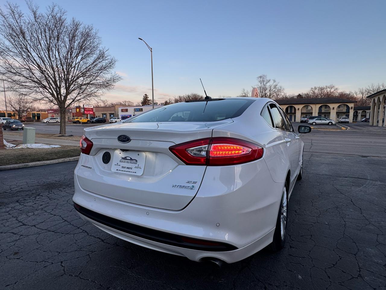 Ford Fusion 4dr Sdn SE Hybrid FWD 2015