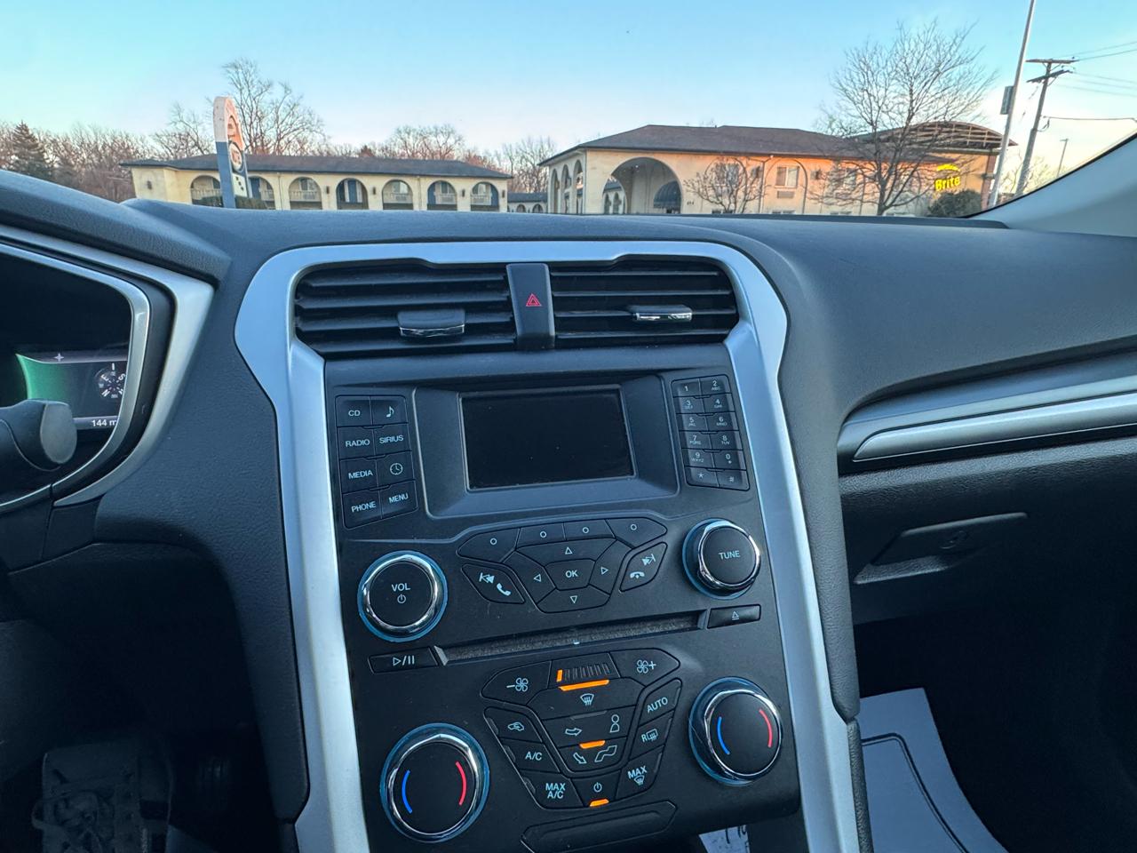 Ford Fusion 4dr Sdn SE Hybrid FWD 2015