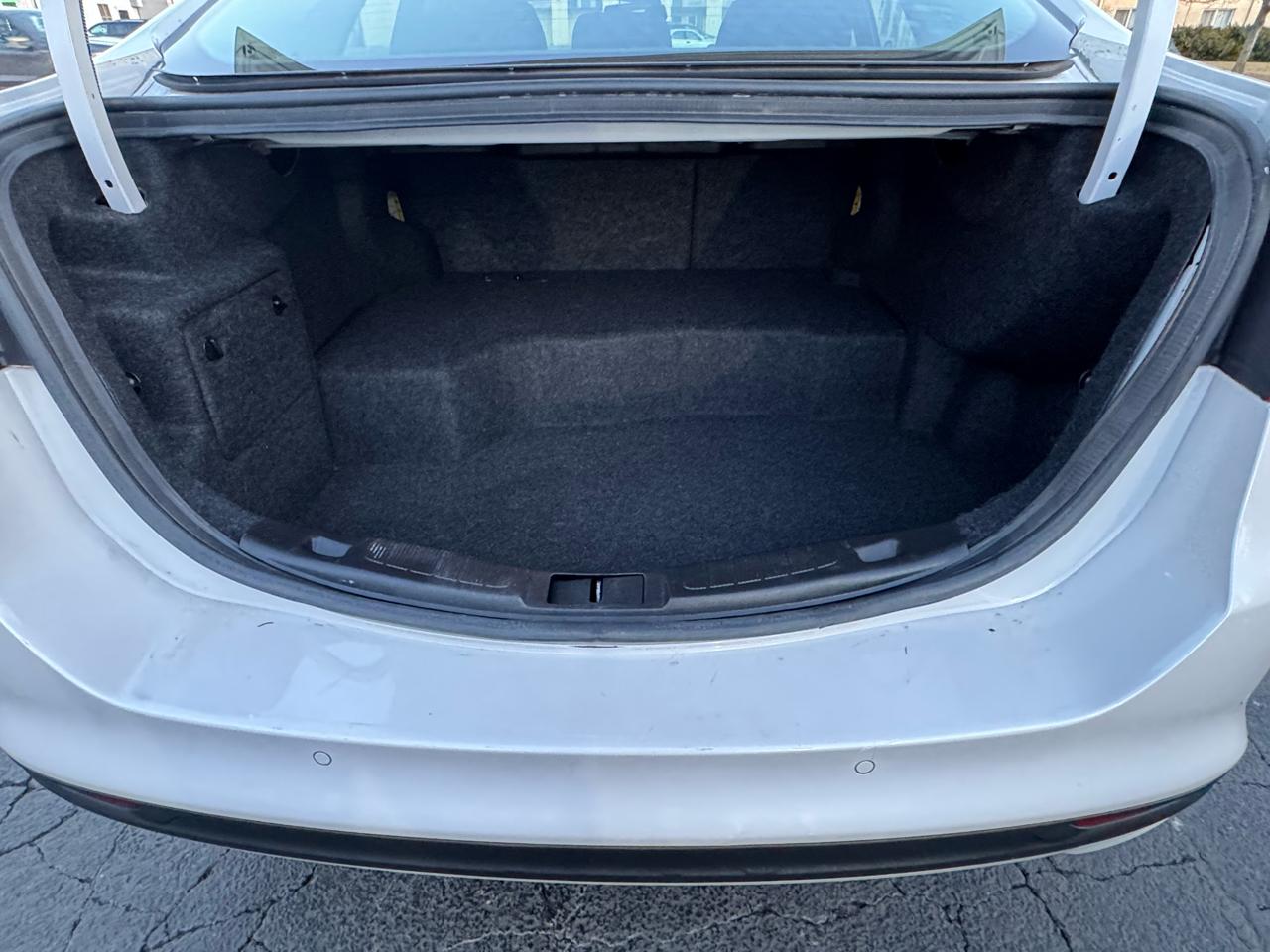 Ford Fusion 4dr Sdn SE Hybrid FWD 2015