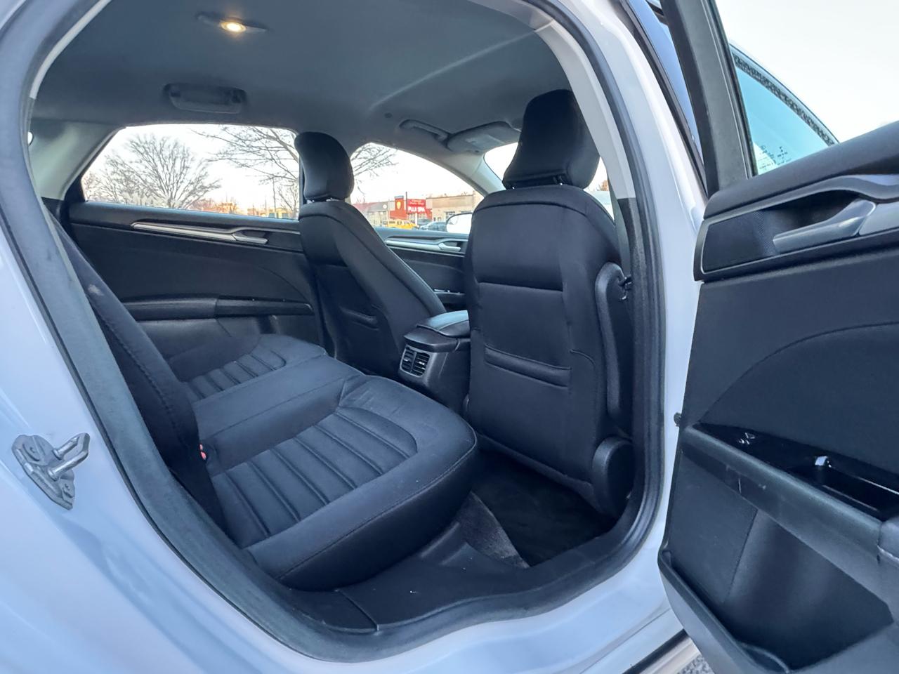 Ford Fusion 4dr Sdn SE Hybrid FWD 2015