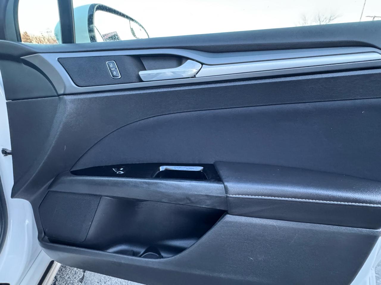 Ford Fusion 4dr Sdn SE Hybrid FWD 2015