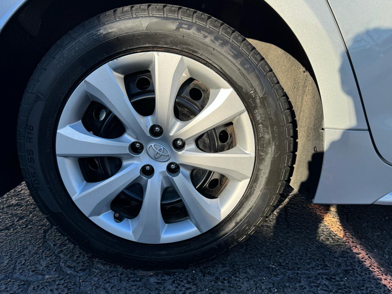 Toyota Corolla LE CVT (Natl) 2025