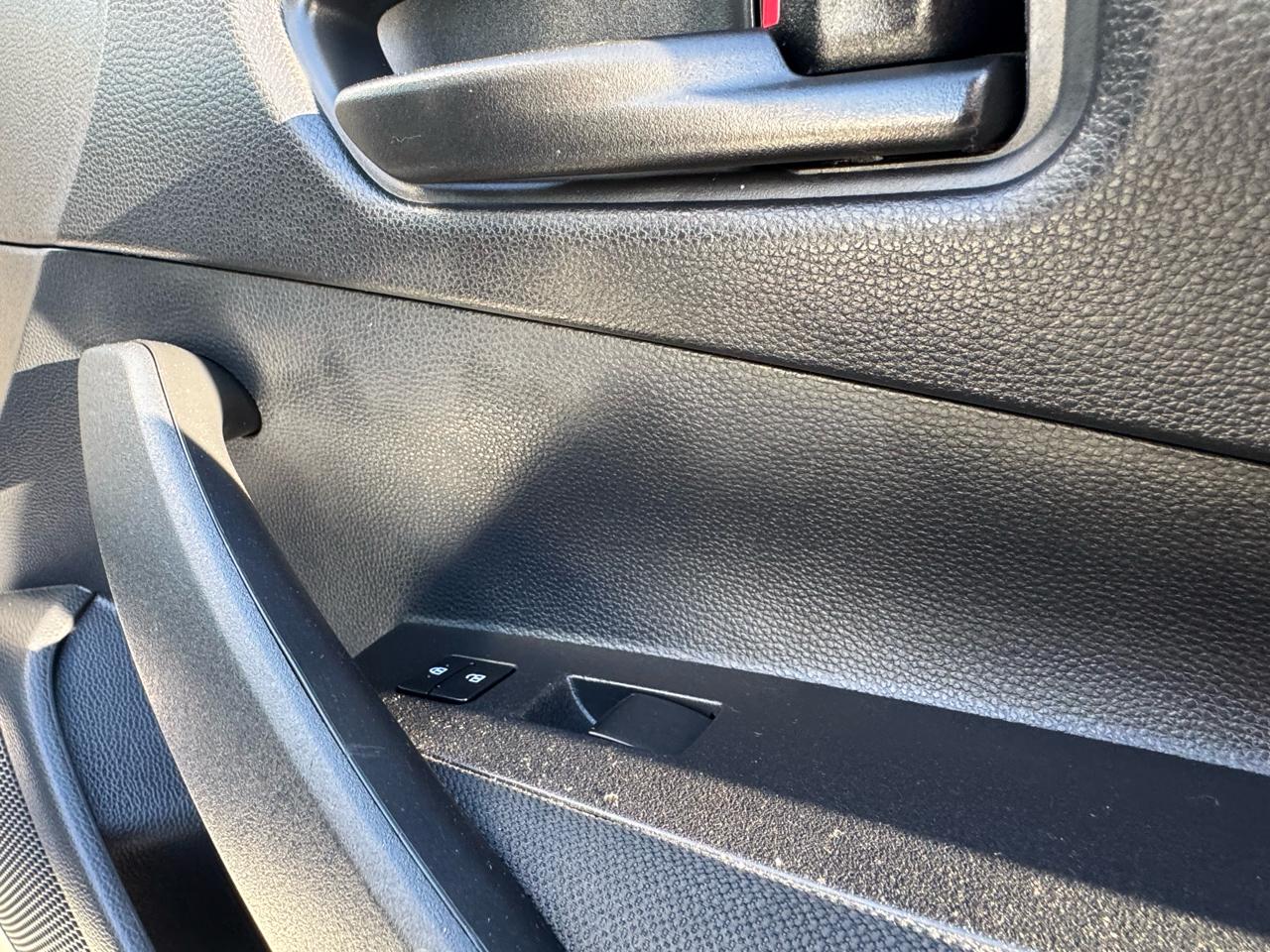 Toyota Corolla LE CVT (Natl) 2025