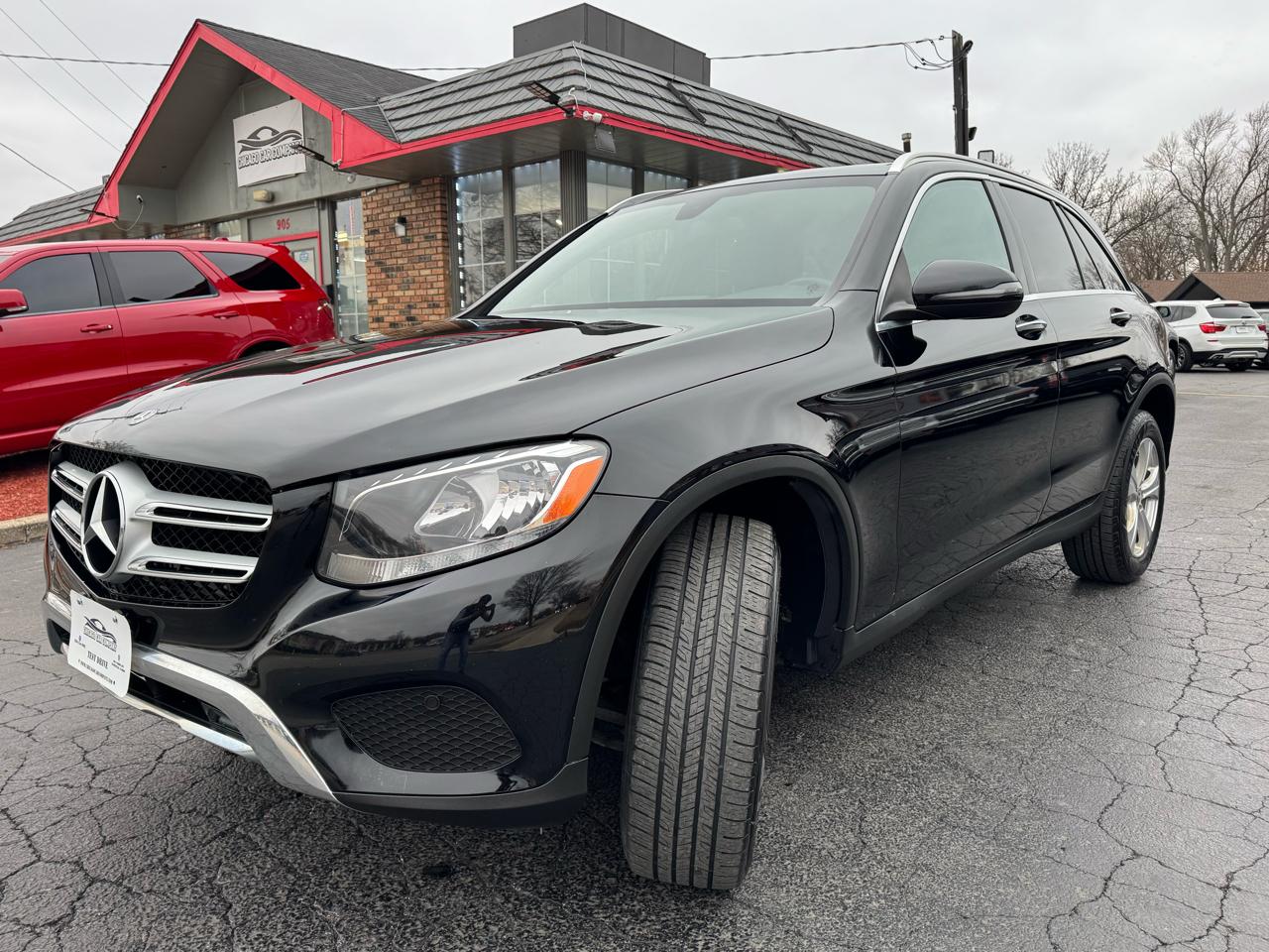 Mercedes-Benz GLC GLC 300 4MATIC SUV 2017