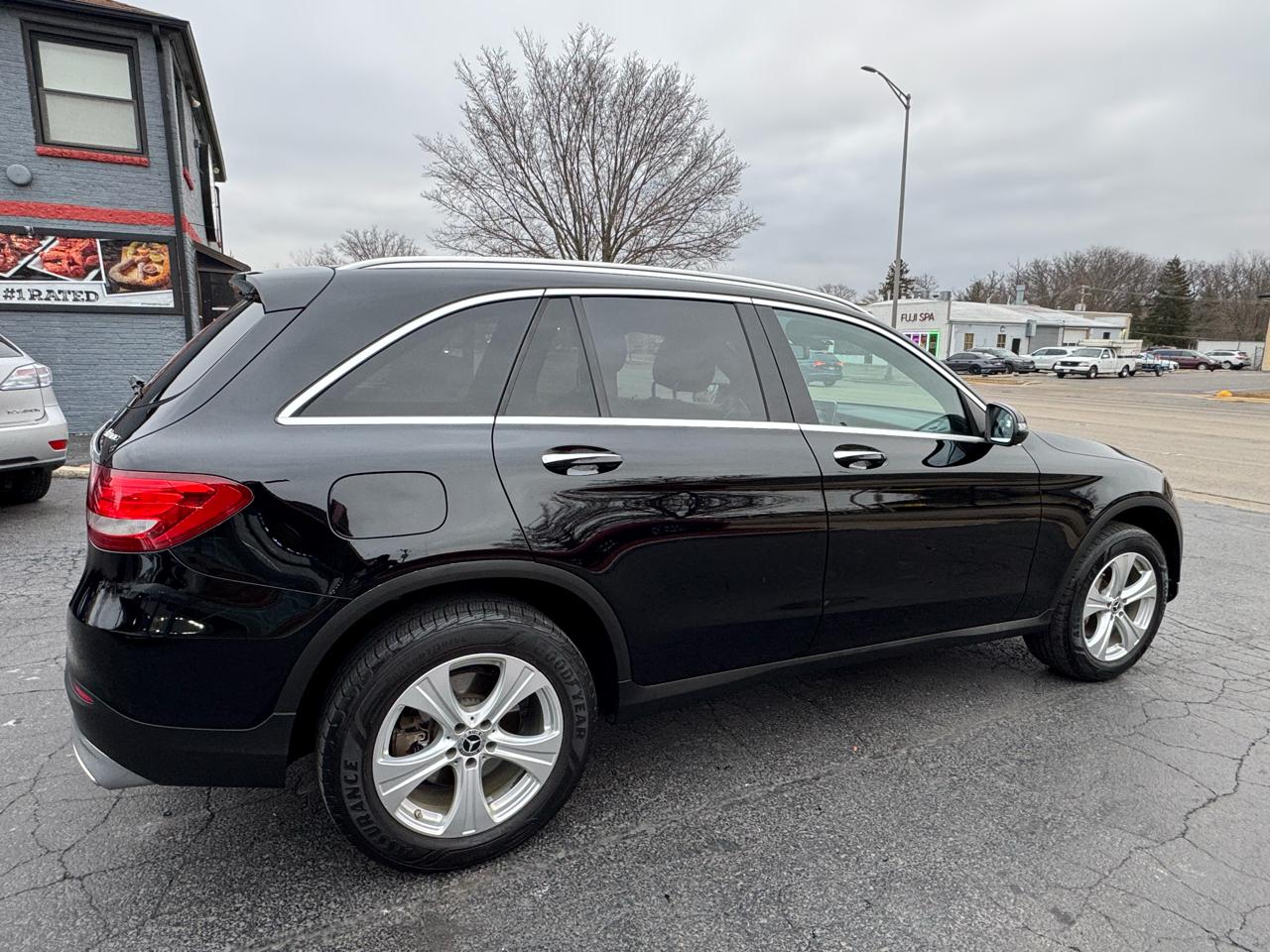 Mercedes-Benz GLC GLC 300 4MATIC SUV 2017