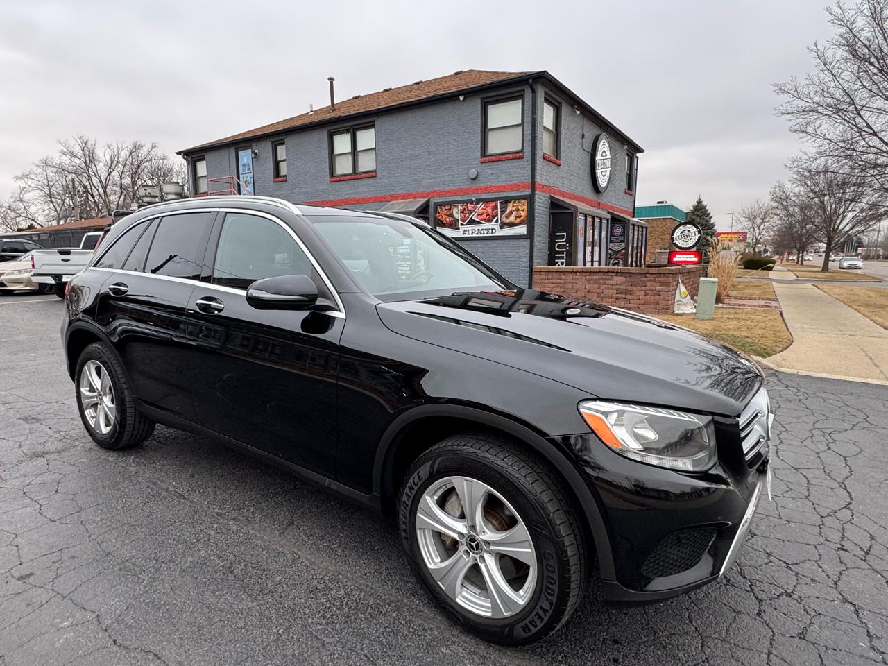 Mercedes-Benz GLC GLC 300 4MATIC SUV 2017