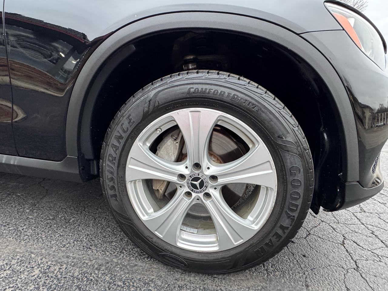 Mercedes-Benz GLC GLC 300 4MATIC SUV 2017