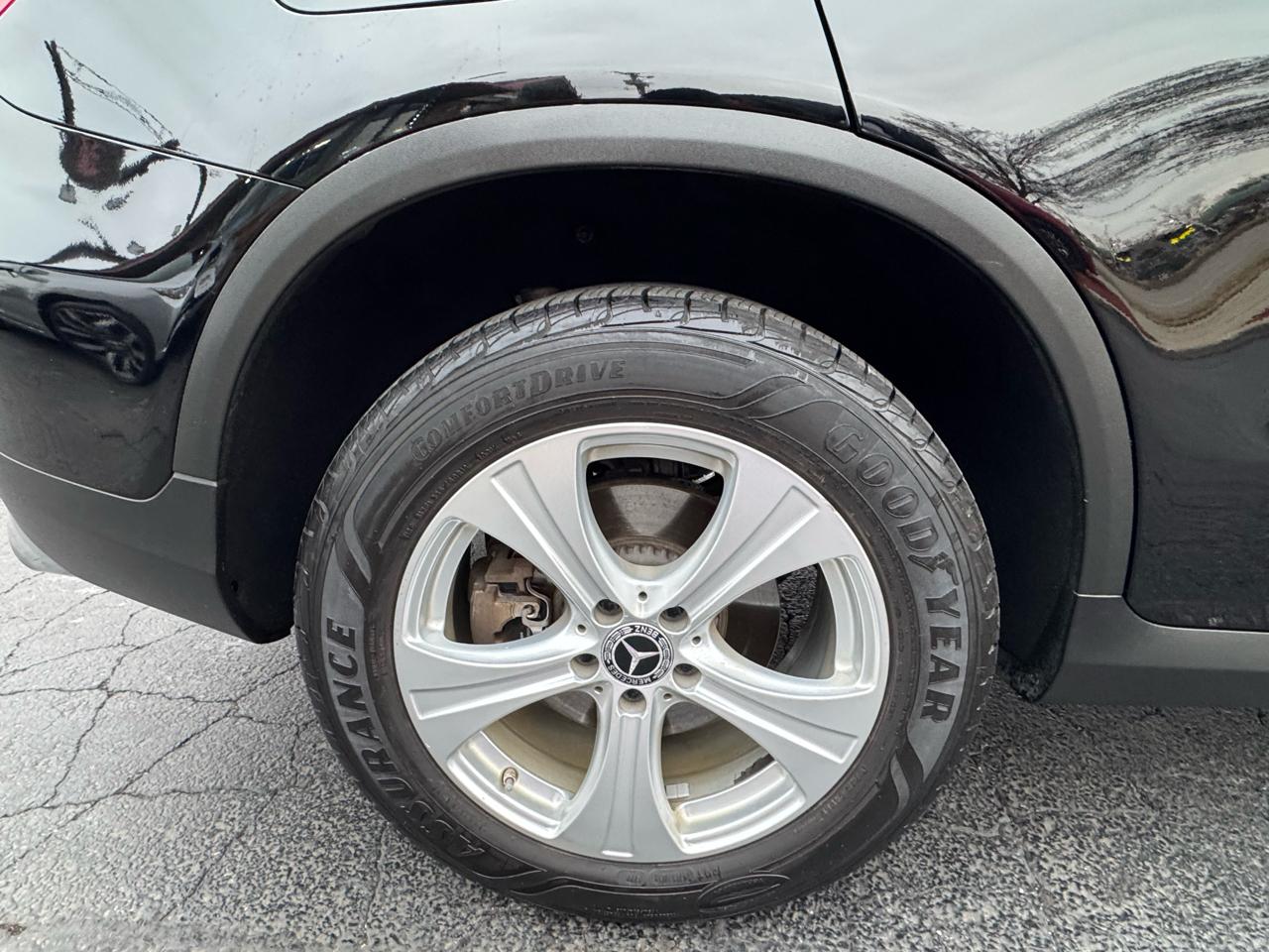 Mercedes-Benz GLC GLC 300 4MATIC SUV 2017