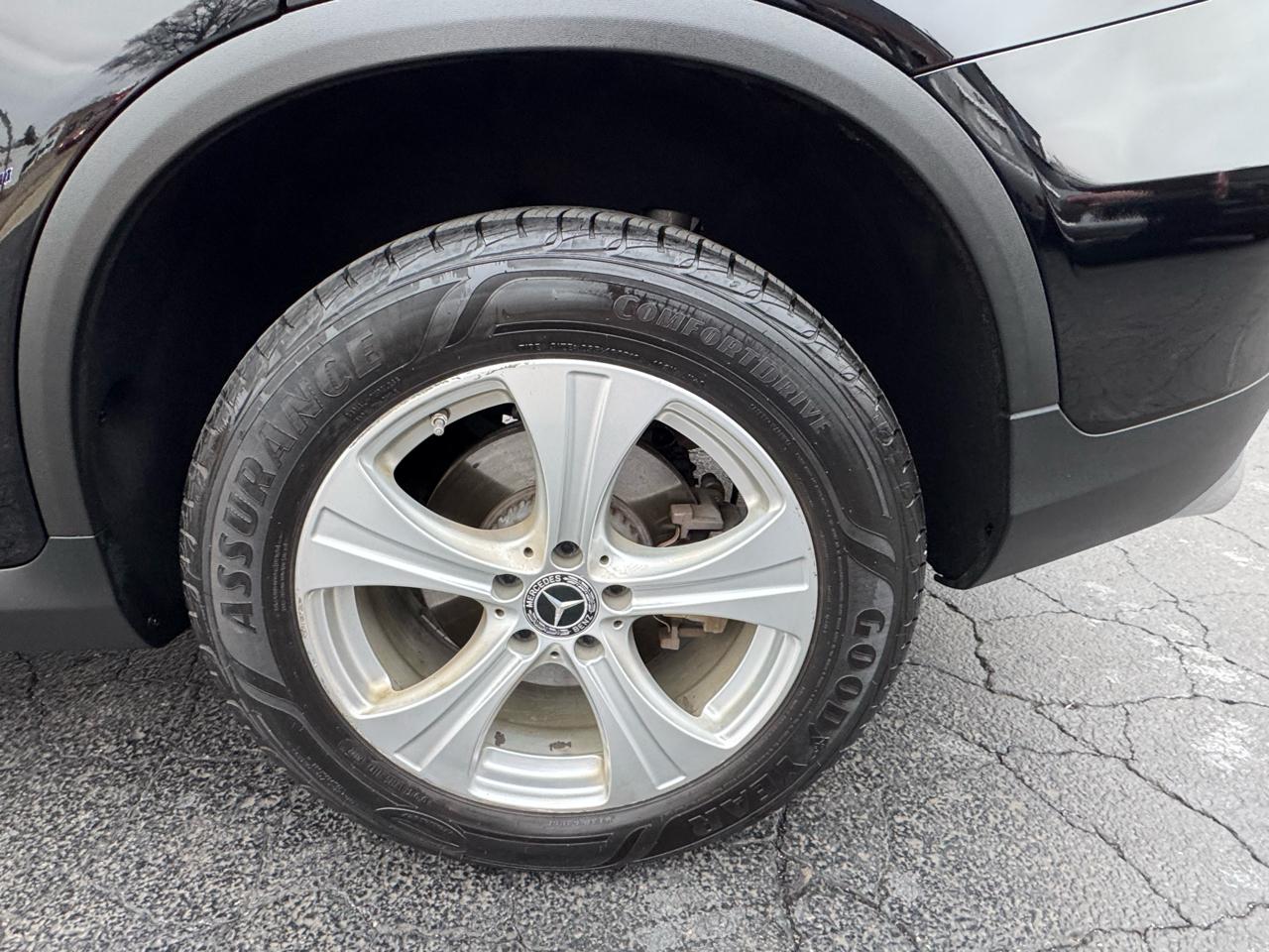 Mercedes-Benz GLC GLC 300 4MATIC SUV 2017