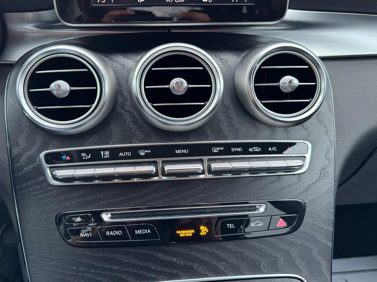 Mercedes-Benz GLC GLC 300 4MATIC SUV 2017