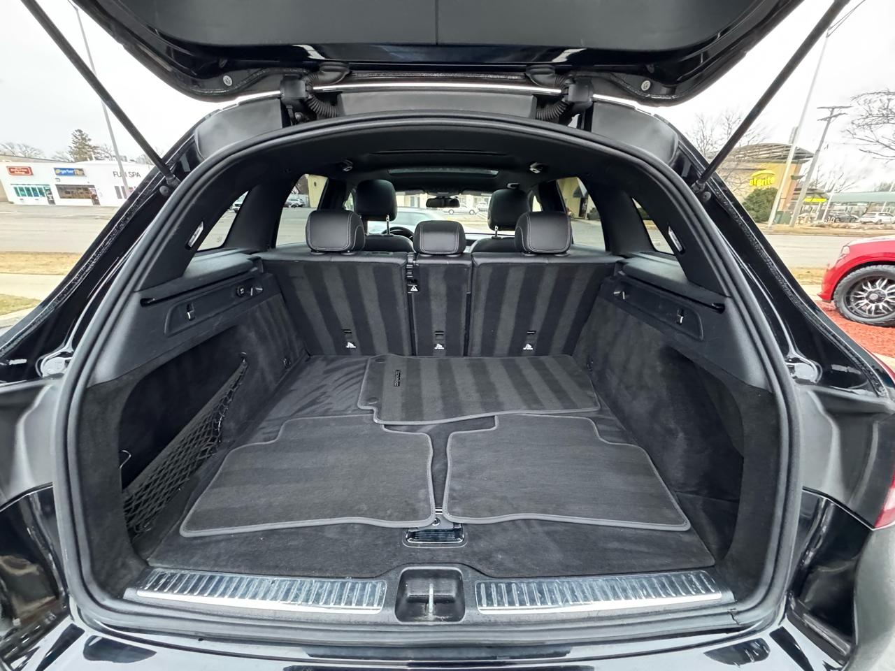 Mercedes-Benz GLC GLC 300 4MATIC SUV 2017