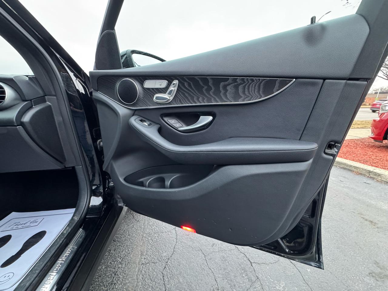 Mercedes-Benz GLC GLC 300 4MATIC SUV 2017