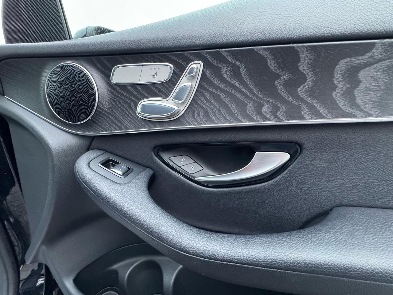 Mercedes-Benz GLC GLC 300 4MATIC SUV 2017