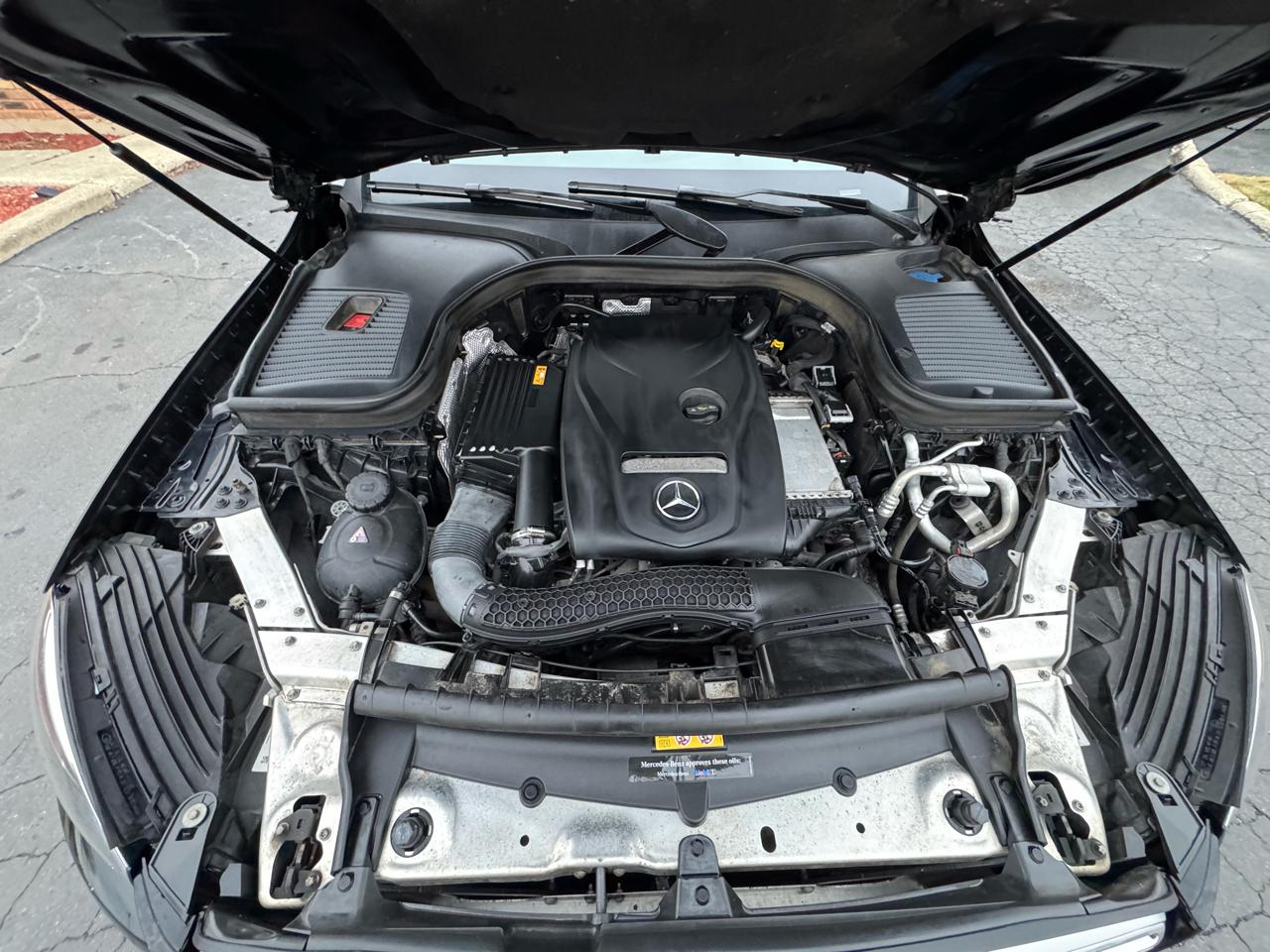 Mercedes-Benz GLC GLC 300 4MATIC SUV 2017