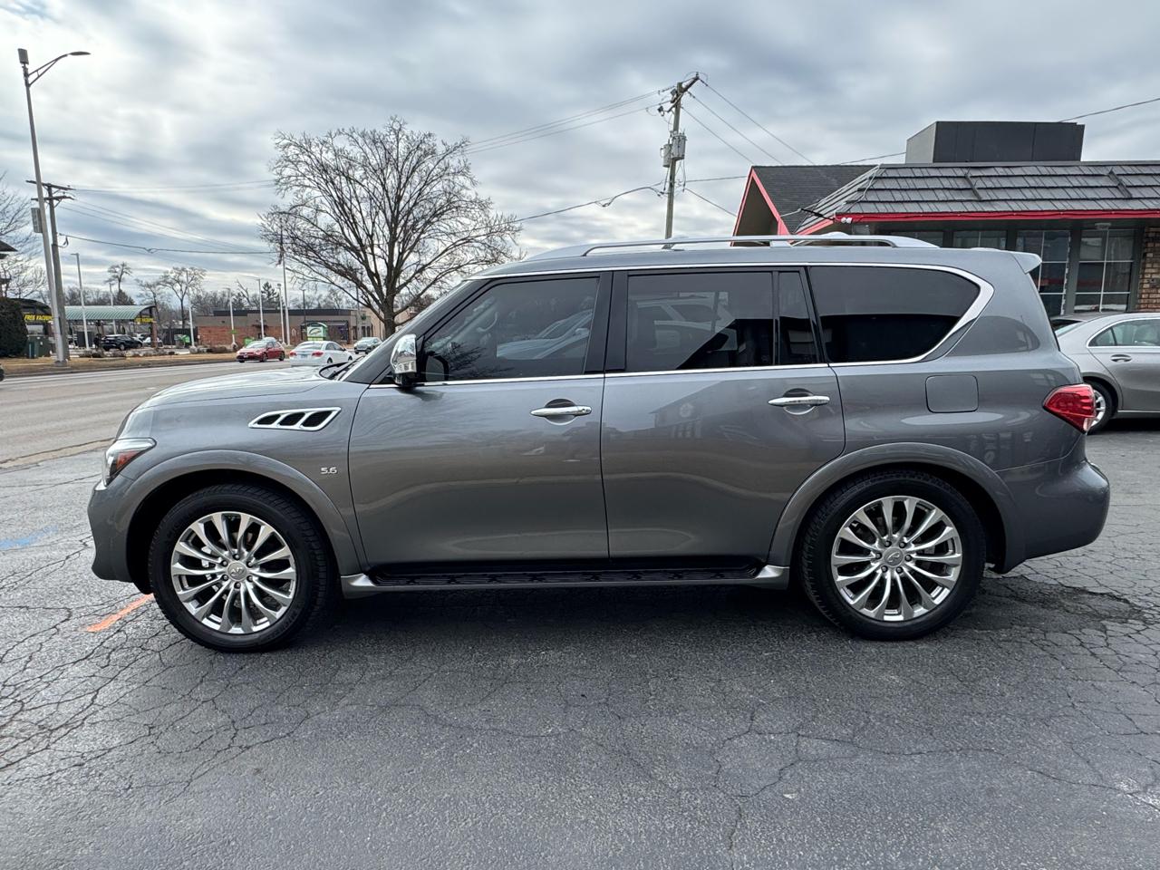 Infiniti QX80 AWD 2017
