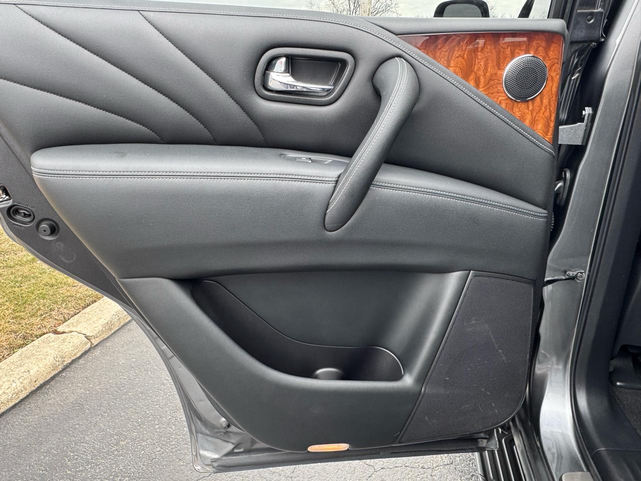 Infiniti QX80 AWD 2017