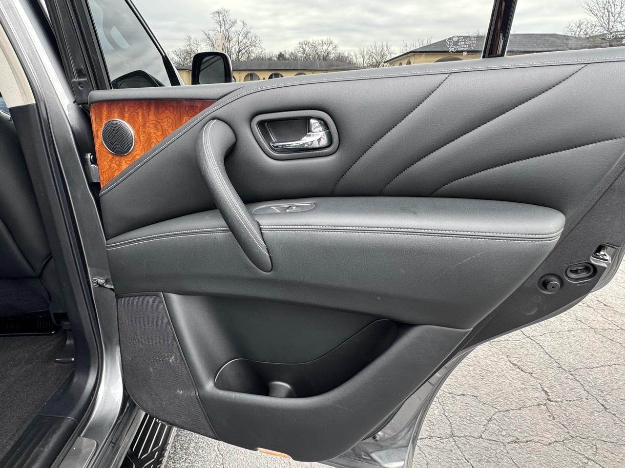 Infiniti QX80 AWD 2017