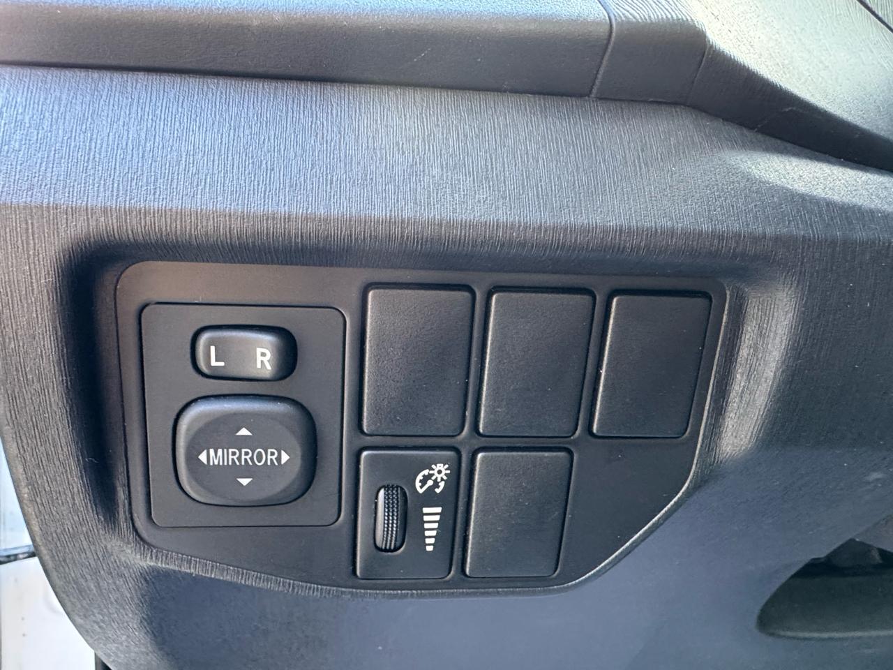 Toyota Prius 5dr HB Persona (Natl) 2013